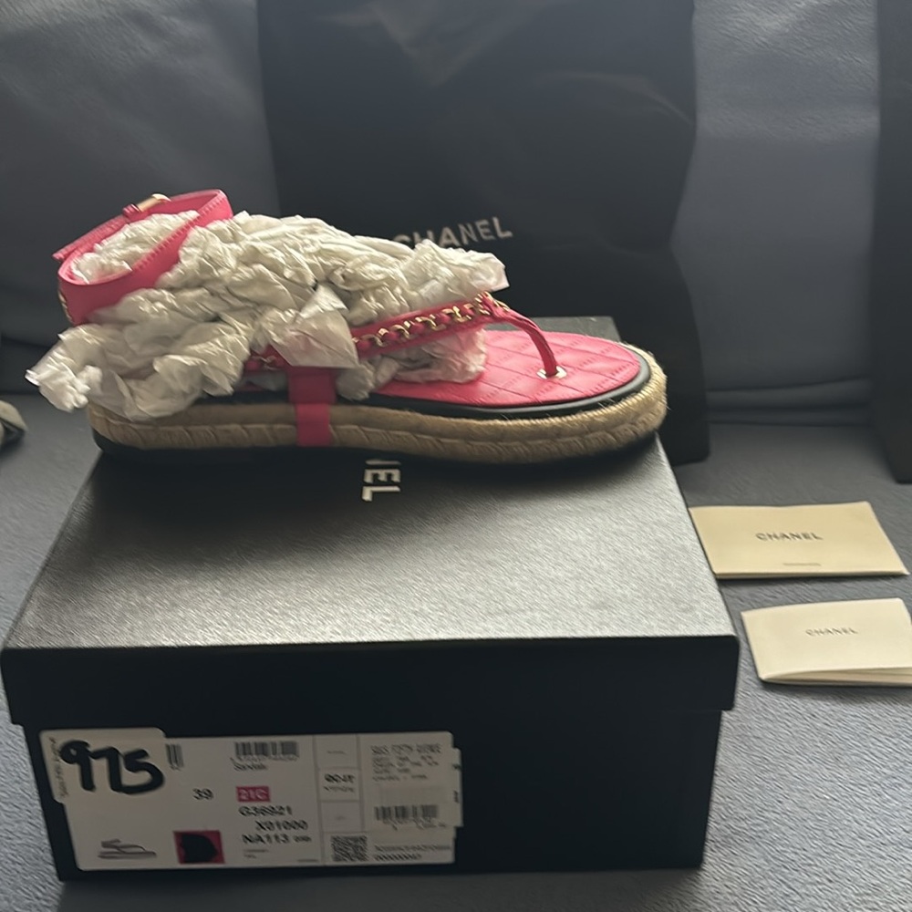 Ladies channel sandals— - Picture 12 of 16